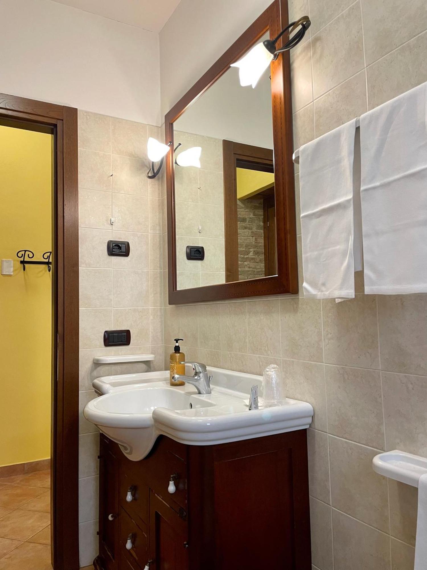 Locanda Settecamini Campello sul Clitunno Luaran gambar